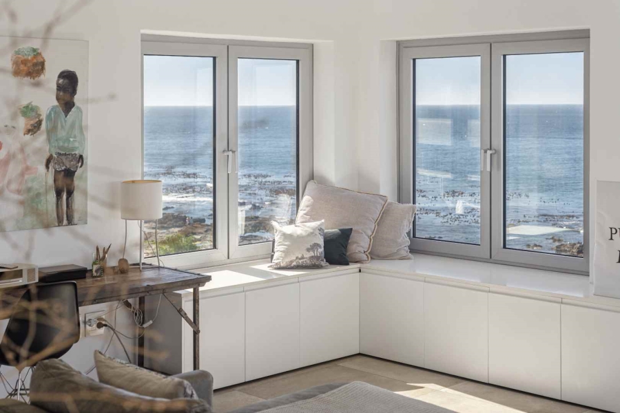 2 Bedroom Property for Sale in Mouille Point Western Cape